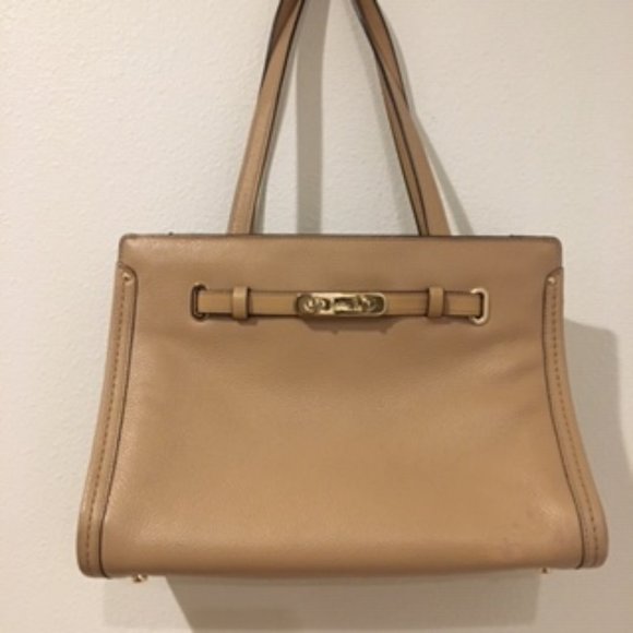 Coach Handbags - Coach Classic Vintage Beige / Tan Leather purse